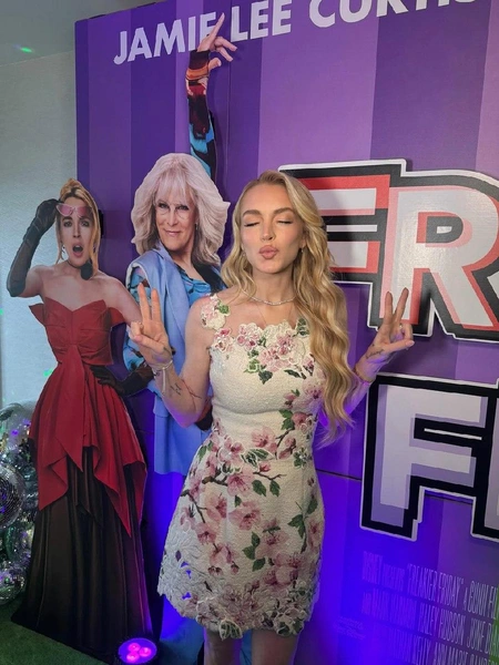 Источник: @lindsaylohan