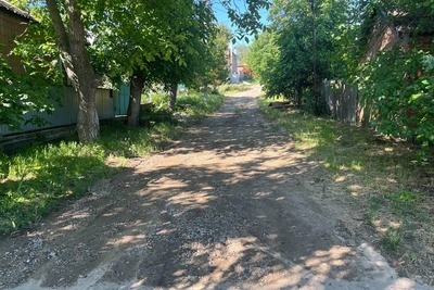 Дорога на кладбище в хуторе Калинин страдает от грязи