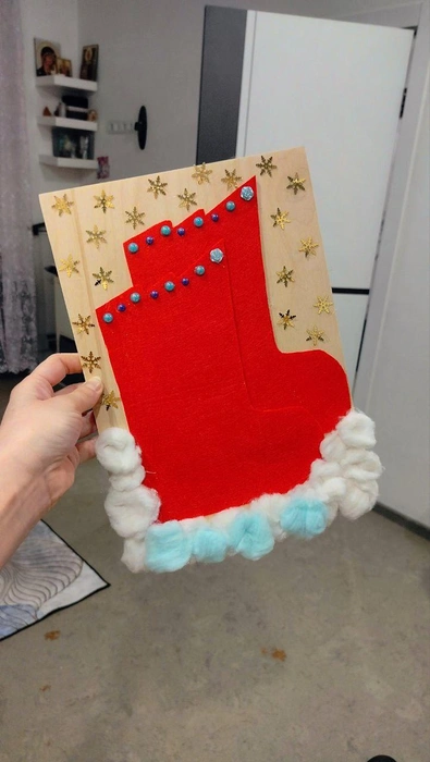 Автору этой аппликации Льву семь лет | Источник: Любовь / T.me