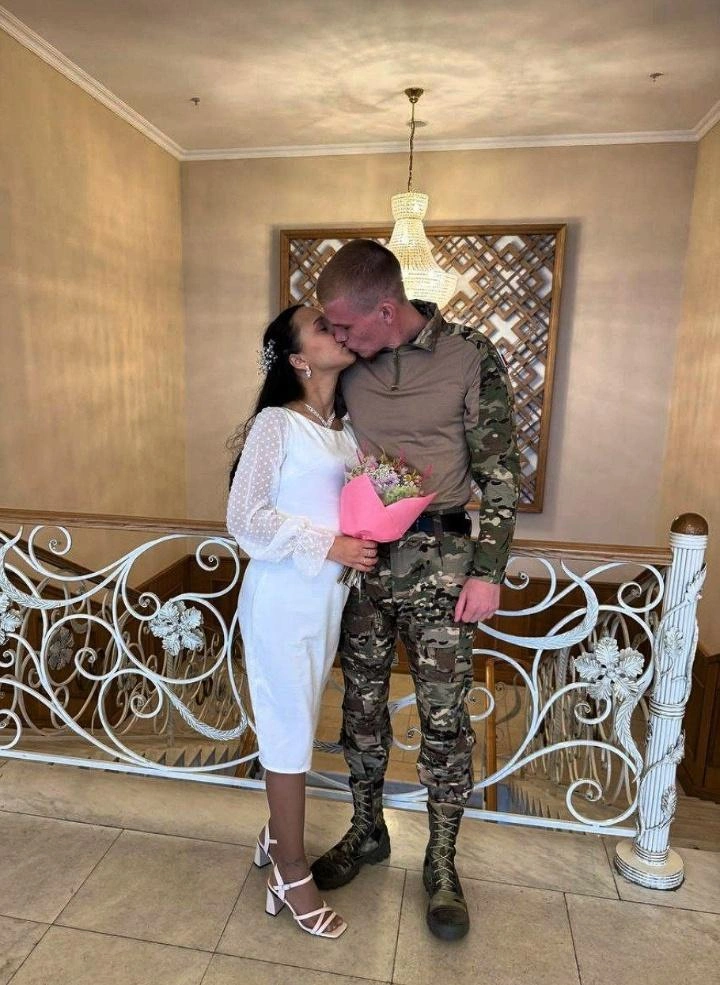 Кирилл и Алина поженились после того, как девушка узнала, что ждет ребенка | Источник: alinchik7777 / Instagram.com (экстремистская организация, деятельность запрещена на территории РФ)