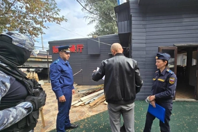 Vladivostok court rules to demolish Chinese cafe under overpass