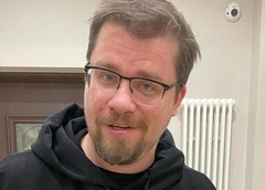 Гарик Харламов находится в клинике под капельницей