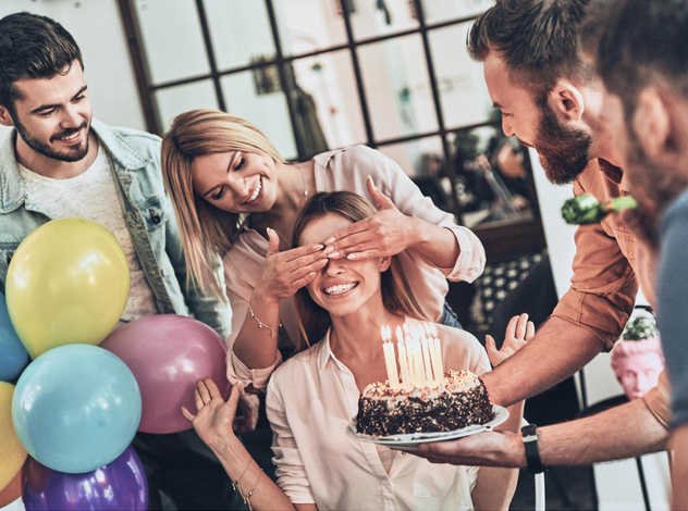 12 правил этикета на дне рождения, о которых вы постоянно забываете