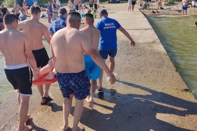 Прыжок в воду на Обском море привел к тяжелой травме