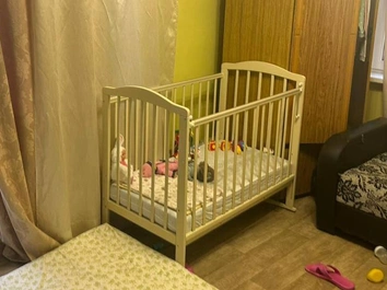 В Москве 26-летняя мать выбросила годовалого малыша с 11 этажа. Ребенок чудом выжил