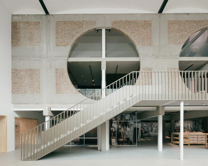 Архитекторы превратили старую ратушу в музей обуви