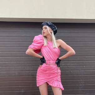 Розовое безумие: стильный образ на выпускной от Юли Гаврилиной