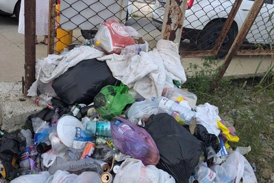 Сочинцев ловят на выбросе мусора