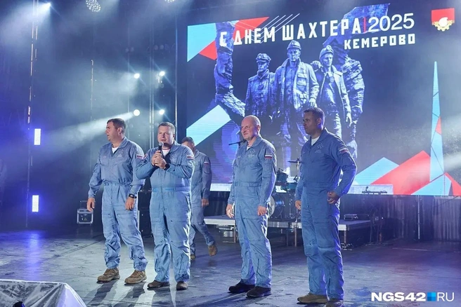 На День шахтера-2025 в Кузбасс прилетали «Стрижи» | Источник: Андрей Власов / NGS42.RU
