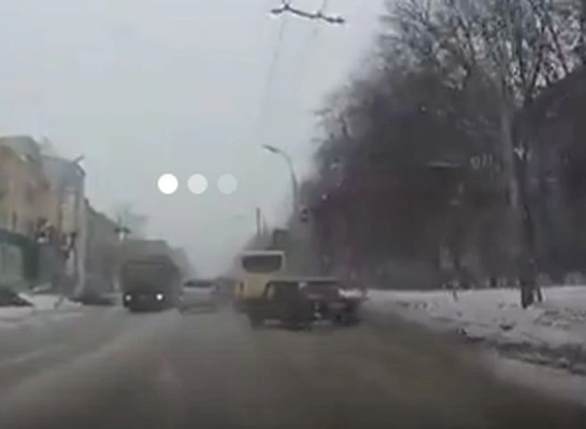 В Горроще водитель «устроил дрифт» прямо на дороге (видео) | ya62.ru
