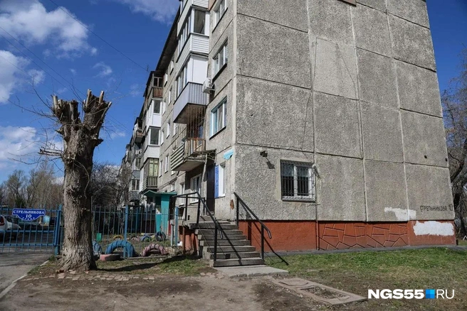 В этом доме расположена диспетчерская | Источник: Евгений Софийчук / NGS55.RU