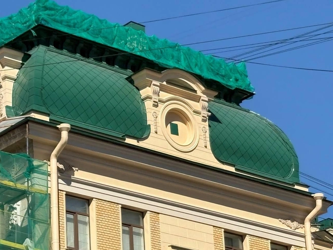 Здание единоверческой церкви св. Николая на улице Марата, 22-24, в период ремонтно-реставрационных работ | Источник: читатель «Фонтанки»
