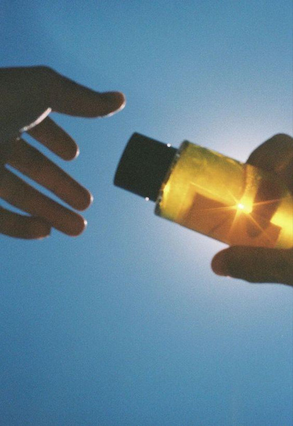 Место под солнцем: 5 популярных мифов о загаре от врача-дерматолога