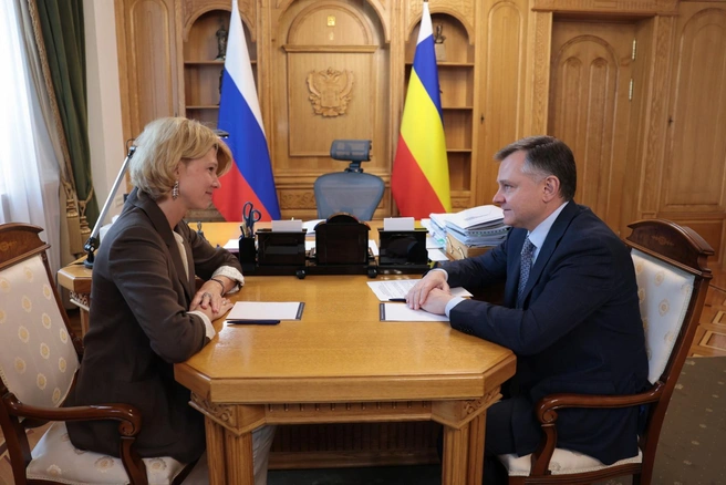 Встреча губернатора Юрия Слюсаря с министром сельского хозяйства России Оксаной Лут | Источник: пресс-служба губернатора Ростовской области