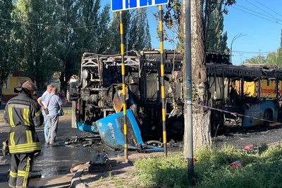 Угроза детонации: рейсовый автобус сгорел в Кемерове
