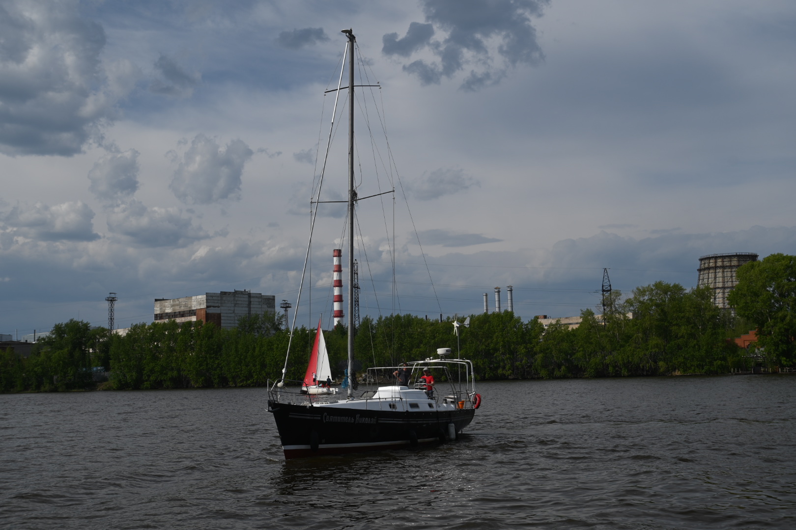 В Екатеринбург привезли огромную океанскую яхту - 3 июня 2024 - Е1.ру