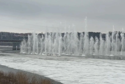 В Кемерове провели плановый подрыв льда на Томи