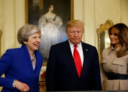 Что не так с подарком Терезы Мэй Мелании Трамп