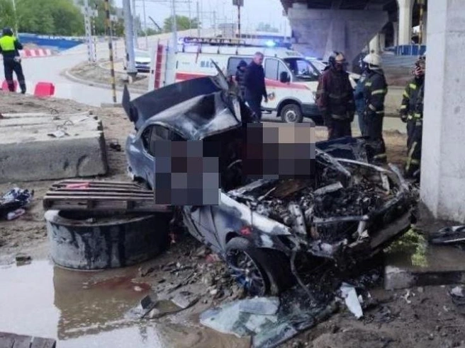 Автомобиль сильно выгорел | Источник: «МКУ „Служба аварийно-спасательных работ“» / «ВКонтакте»