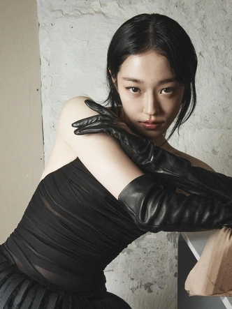 11 новых имен Balenciaga: от Вайноны Райдер до Харриса Дикинсона