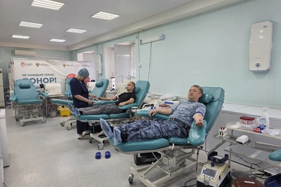 Сотрудники УФССП Калмыкии сдали кровь в преддверии Дня донора