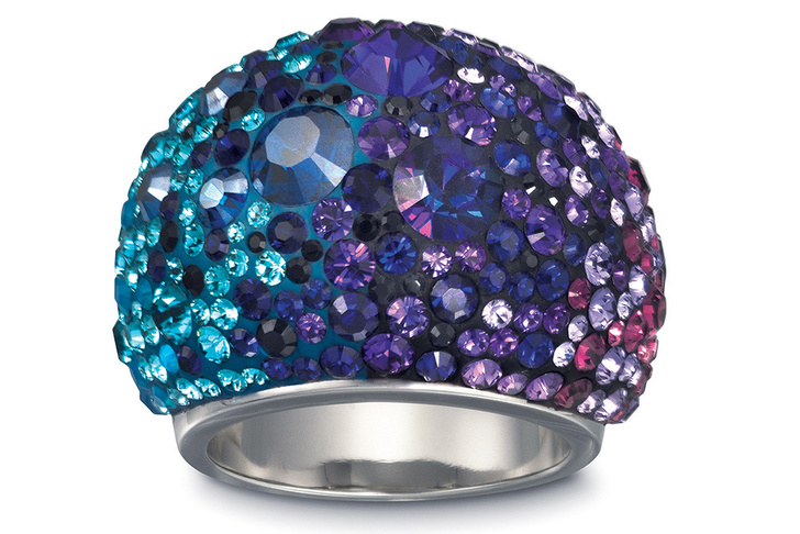 Кольцо Chic Purple Blue — один из бестселлеров Swarovski.
