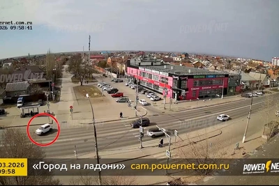 Китайский кроссовер врезался в «Ладу» на встречке в Волжском — видео