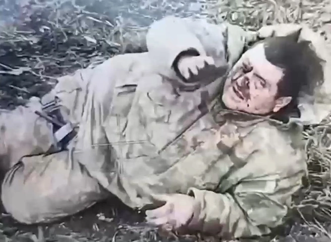 Видео: раненый боец ВСУ просит помощи у оператора российского дрона | ya62.ru