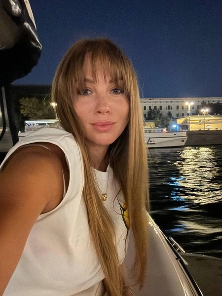 Полина Диброва | www.starhit.ru