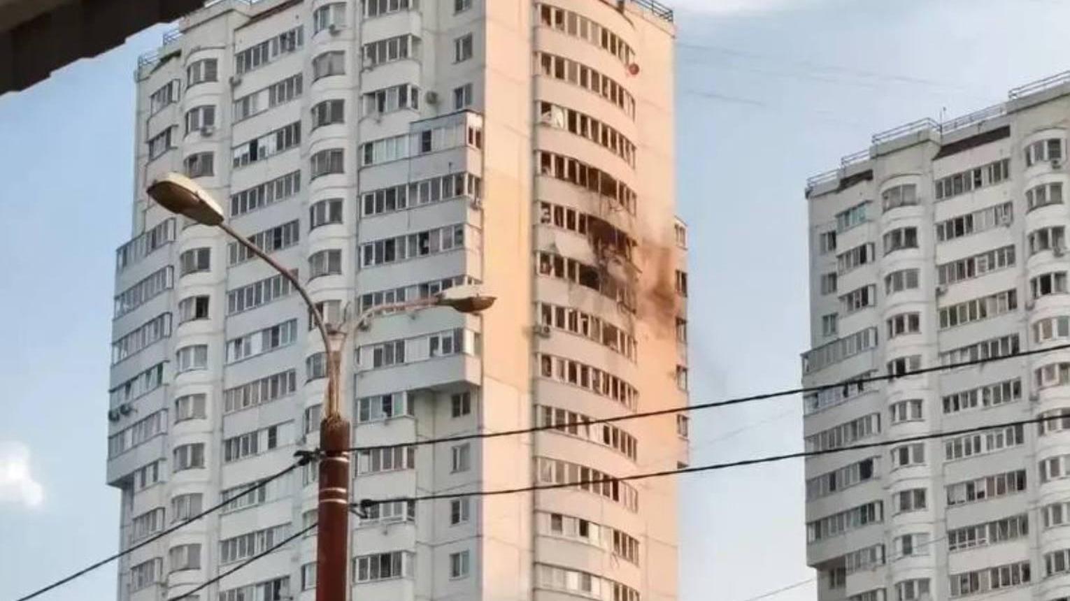 Беспилотник врезался в жилой дом в Чехове: подробности происшествия