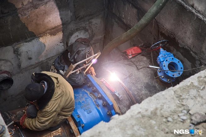 Работы выполняли разные подрядчики одновременно, чтобы успеть в срок | Источник: Александр Ощепков / NGS.RU