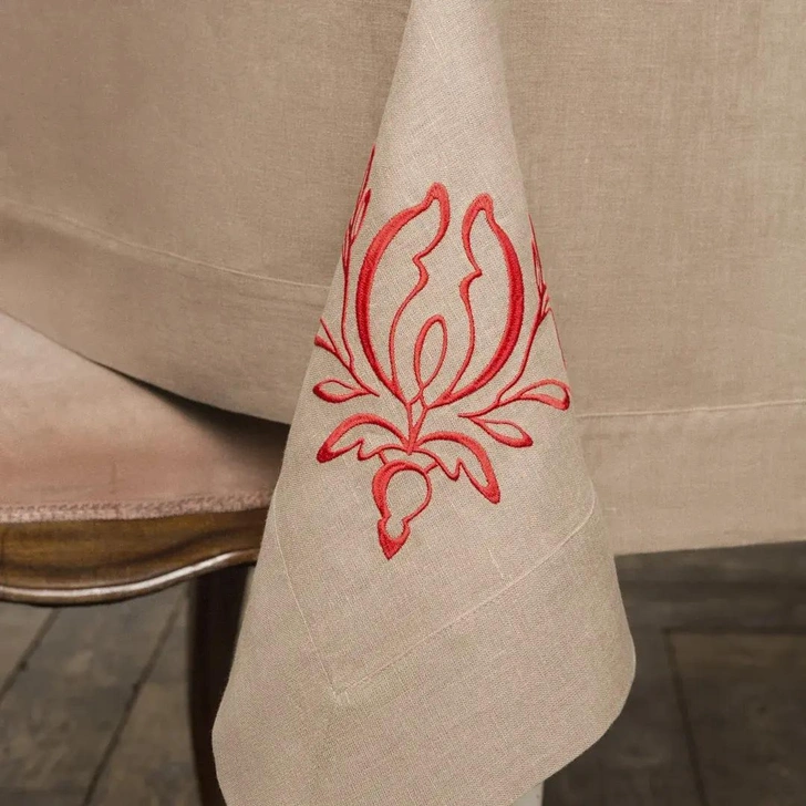Монохром льна и якобинский цветок: коллекция столового текстиля молодого бренда &laquo;Ленский&raquo;