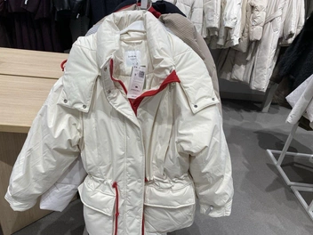 Куртки с таким фасоном популярны в любые времена | Источник: Ирина Господаренко / NGS22.RU