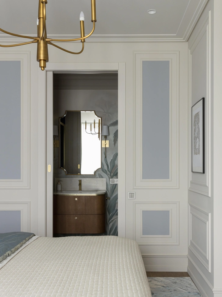 Мини-санузел с росписью в виде тропических листьев | Источник: Елизавета Гуровская. Стиль: студия LFUSION