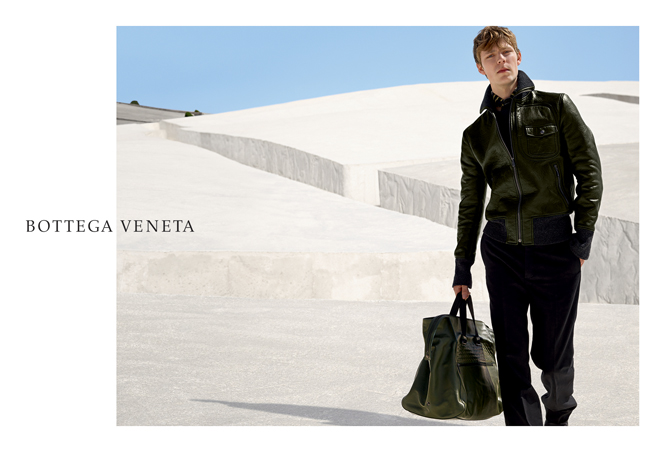 На руинах Джибеллины: новая кампания Bottega Veneta