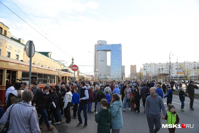 Москвичи собрались посмотреть на трамваи | Источник: Татьяна Спиридонова / MSK1.RU