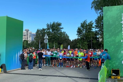 В центре Екатеринбурга перекрыли улицы из-за забега