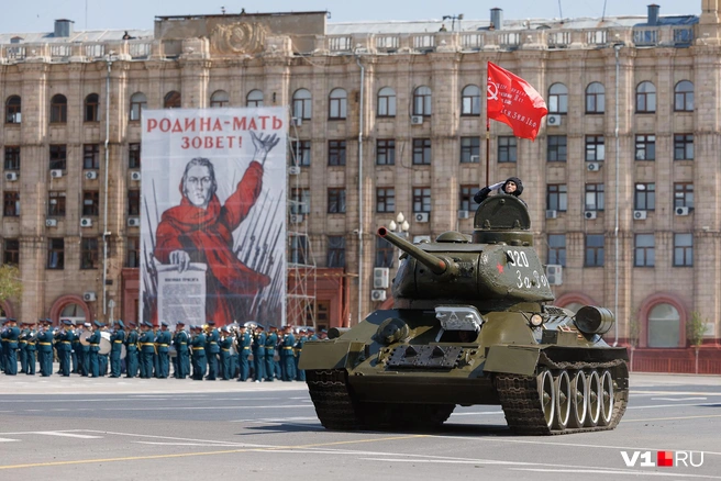 Сколько мощи в танках… | Источник: Алексей Волхонский / V1.RU