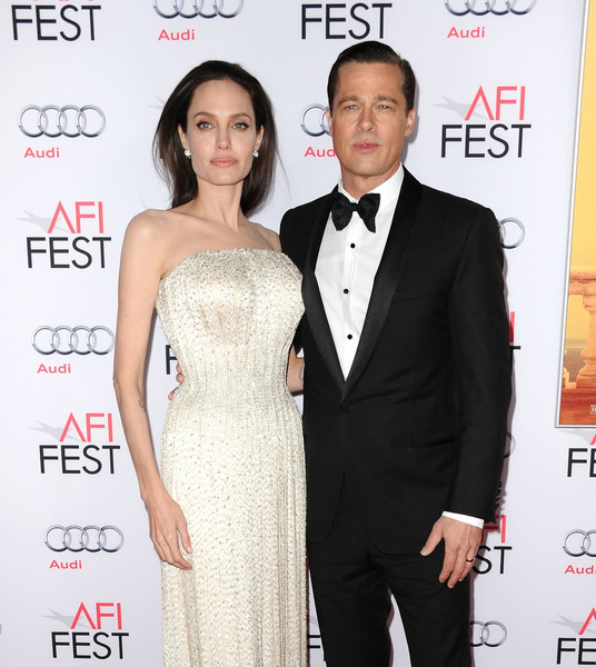 Брэд Питт и Анджелина Джоли официально больше не муж и жена