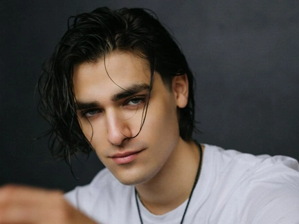 Олег Шепс: «У брата не спросил, идти ли на «Звезды в Африке». В 23 года обойдусь без совета старших»