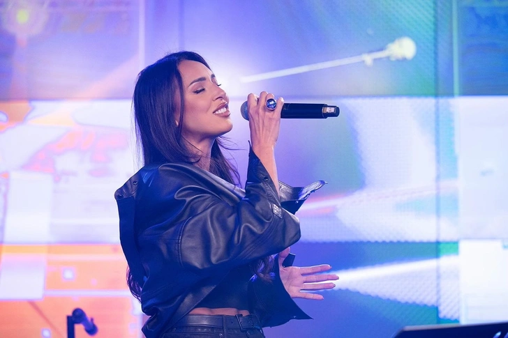 Певица Алсу появилась на публике в образе, который никогда не выйдет из моды | Источник: пресс-служба