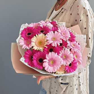 Празднуем День матери: 5 идей подарков для вашей мамы