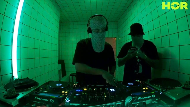 Так в среднем выглядят сеты на HÖR Berlin | Источник: Private Persons&nbsp;— Locked Club / hoer.live