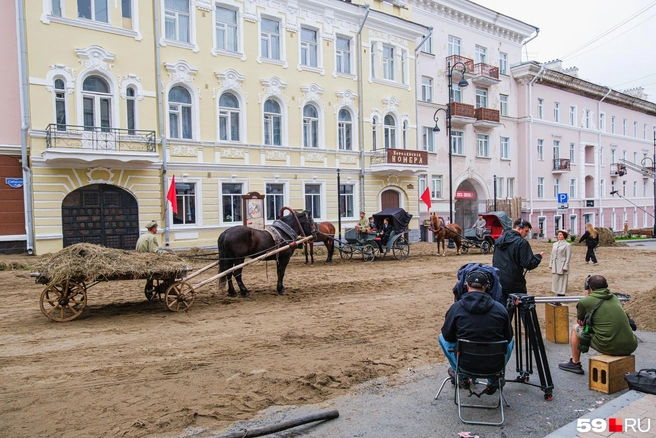 У «Королёвских номеров» на Сибирской Михаила Романова встретят чекисты | Источник: Тимофей Калмаков / 59.RU