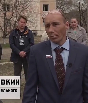 В Уссурийске после ролика о коррупции в МВД арестовали актера, играющего пародийного депутата Наливкина