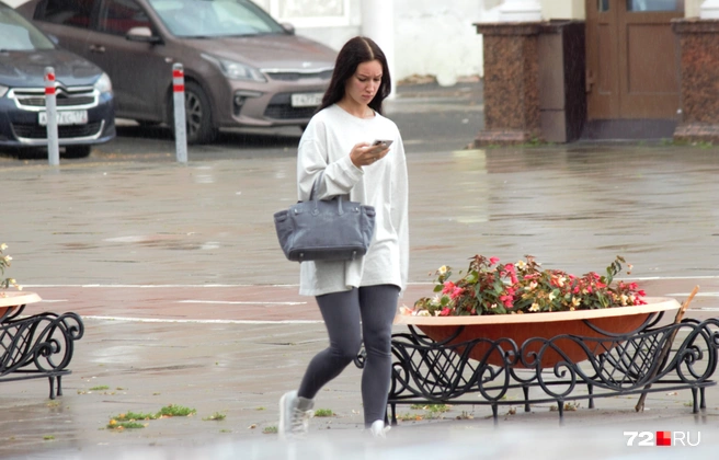 Уже трудно представить человека без телефона. Красоток&nbsp;— тоже | Источник: Павел Красоткин / 72.RU 