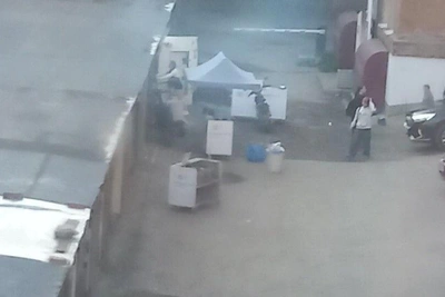 Двор в центре Екатеринбурга превратили в туалет во время фестиваля
