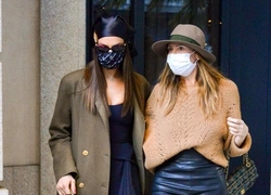 Ирина Шейк и Валентина Мичетти в Милане