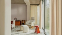 Кресло, которое надевают как пиджак: новинка Vitra на 3 Days of Design
