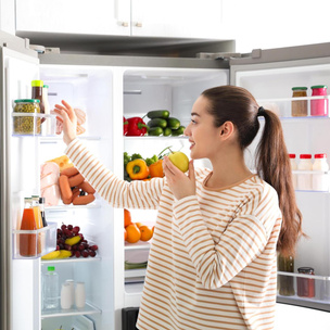 Сохраняем свежесть: как правильно хранить разные продукты в холодильнике
